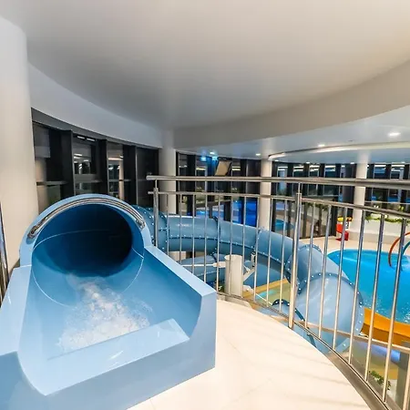 아파트 Lux Tukan B001, Polanki Aqua - 코워브제크